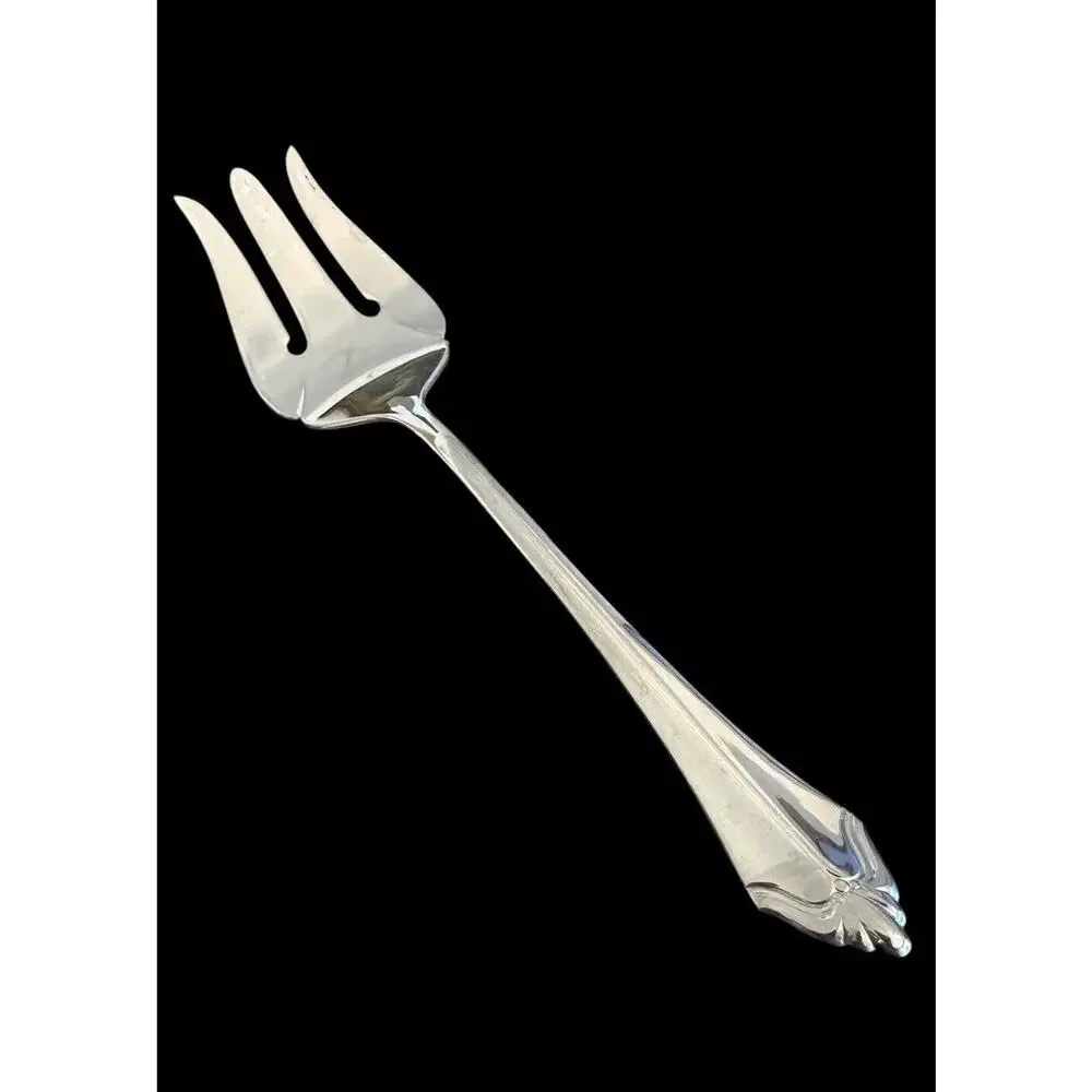 Vintage 1989 Community By ONEIDA SILVER Belcourt Silverplate Solid Meat Fork